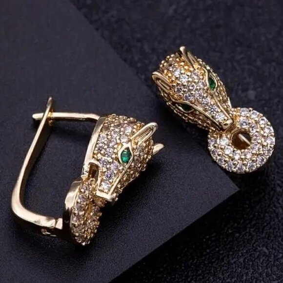14K Gold Pave Diamond 💎 Leopard Head Earrings w/ Emerald Green Eyes - Picture 2 of 7